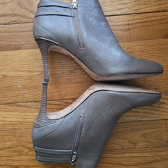Coach Daphney Heeled Leather Booties Women's Size 9 B - Picture 3 of 10